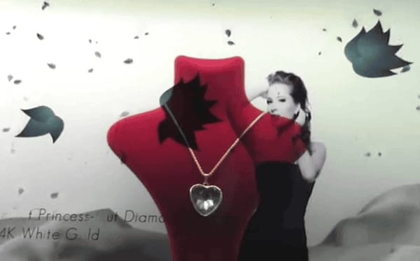 透明屏展示，呈現(xiàn)項(xiàng)鏈飾品的美妙之處